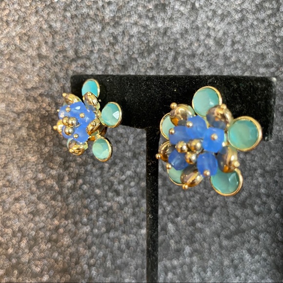 Liz Claiborne Shades of Blue Flower Clip On - Picture 2 of 7